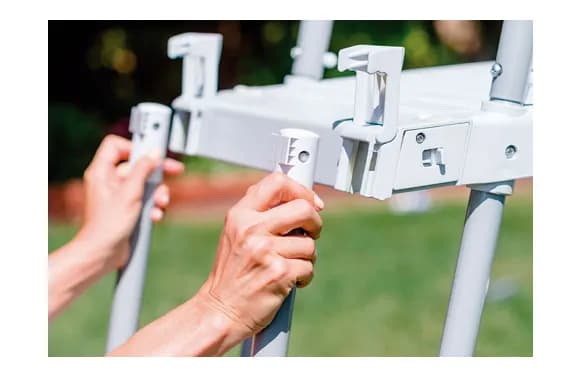 Escalera para piscina de seguridad con plataforma