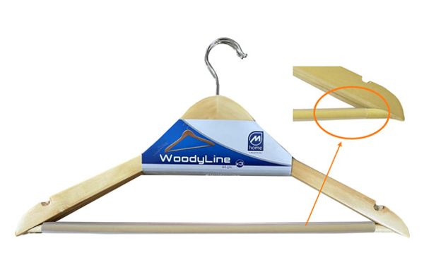 PERCHA MADERA CON BARRA ANTIDESLIZANTE 3UDS