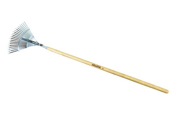 ESCOBA RECOGEHOJAS METALICA 21 DIENTES PLANOS REGULABLE DE 38,5 A 48 CM MANGO MADERA